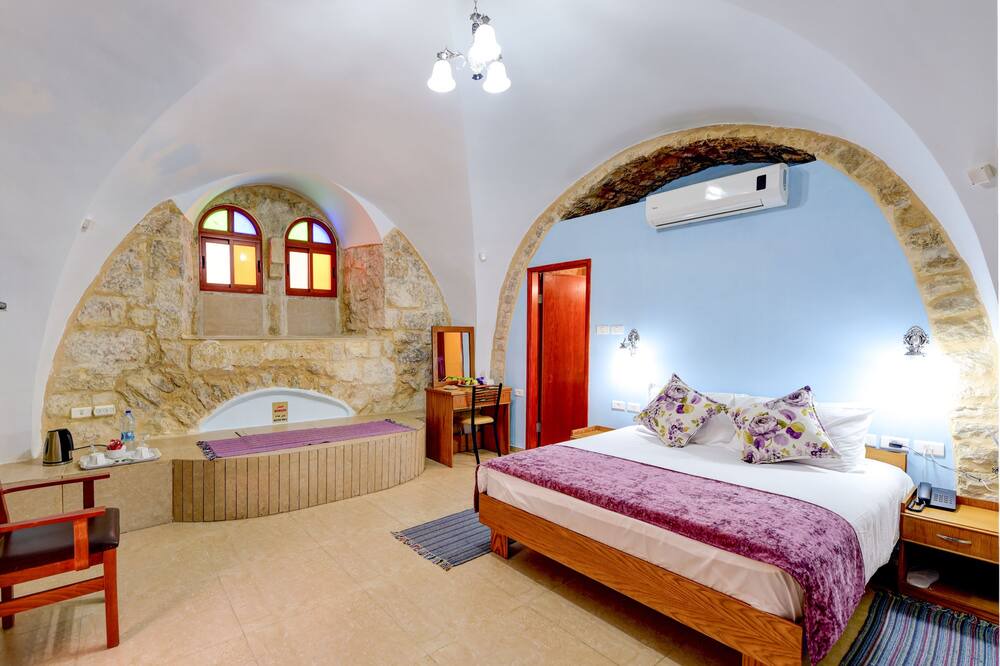 Photo of Bedroom in Bethlehem