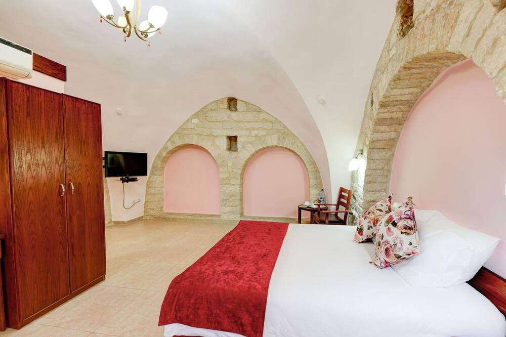 Photo of Bedroom in Bethlehem