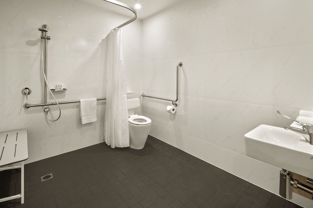 Photo of Bathroom in Griffith