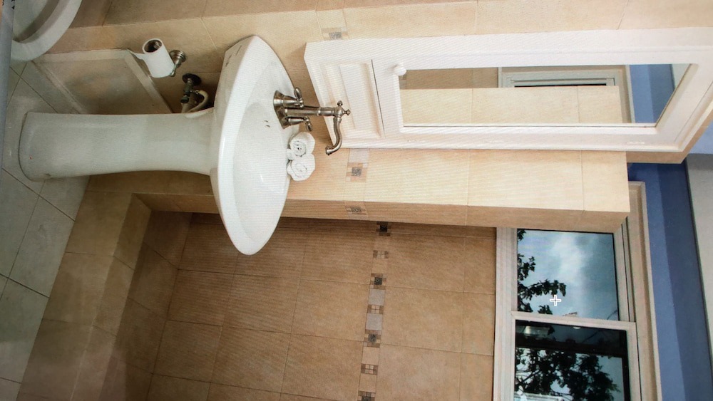 Photo of Bathroom in St.Bran's Burg