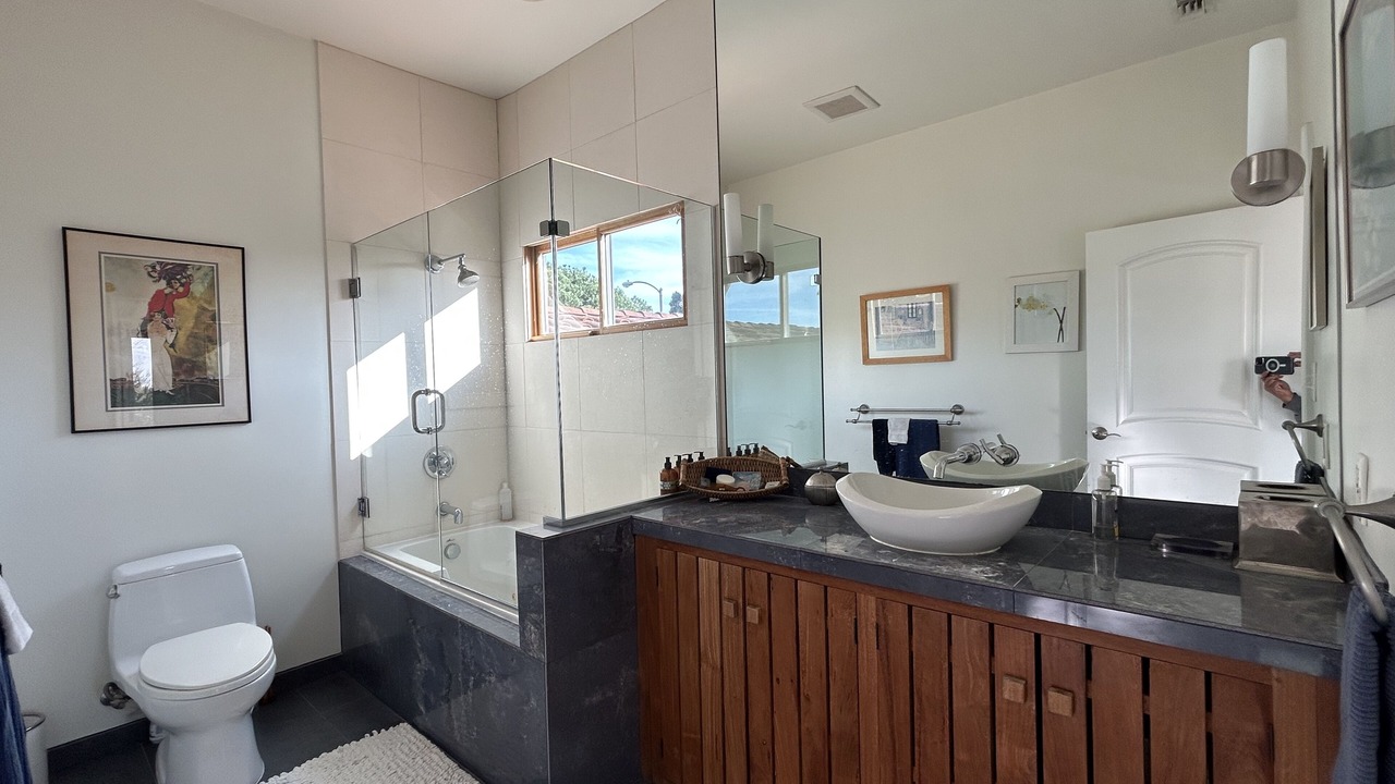 Photo of Bathroom in Ladera Heights