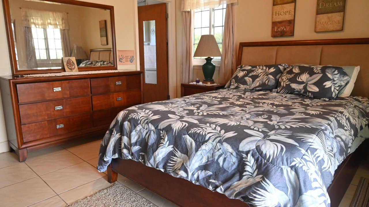 Photo of Bedroom in Tarpum Bay