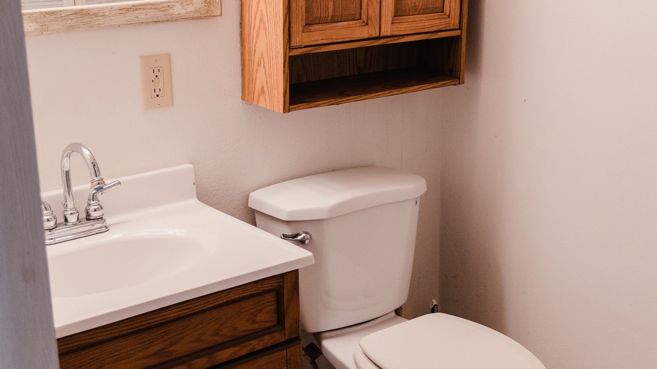 Photo of Bathroom in White Cloud