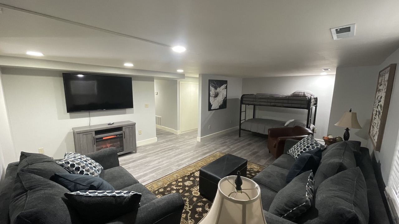 Photo of Livingroom in Brownstown