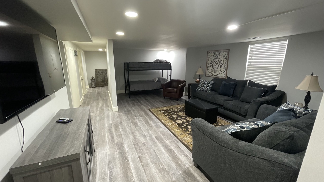 Photo of Livingroom in Brownstown