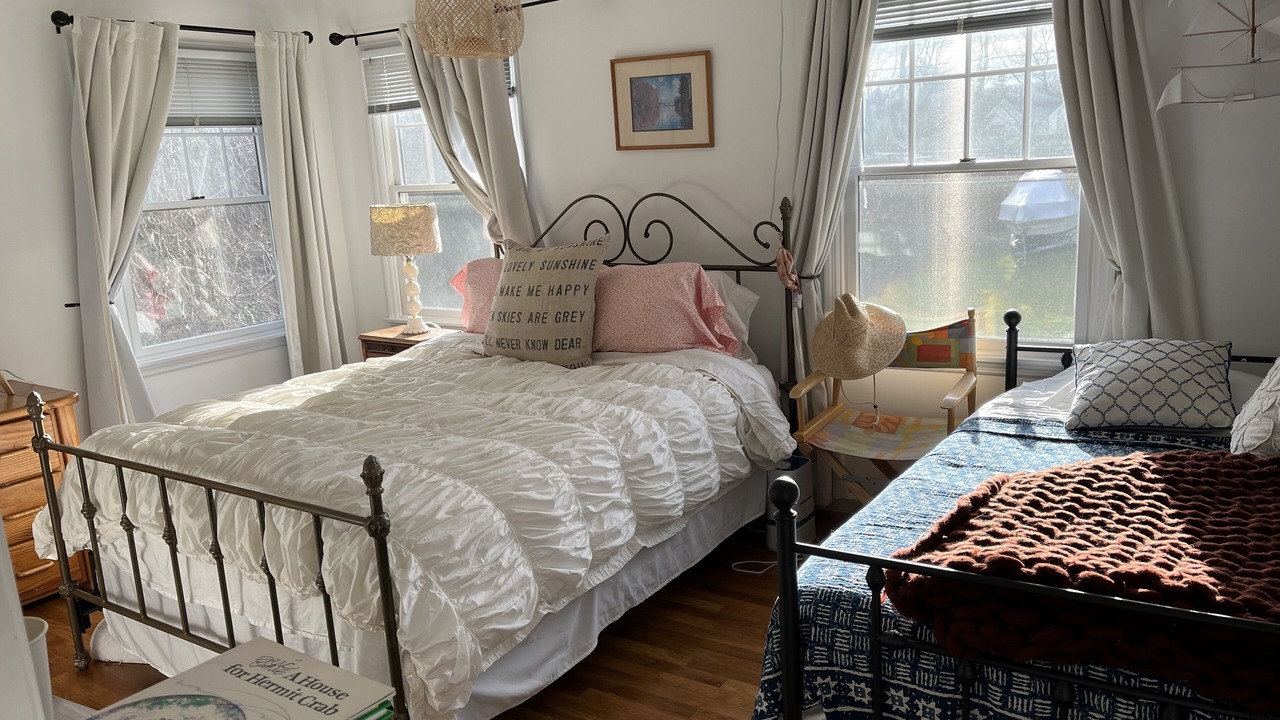 Photo of Bedroom in Greenport West