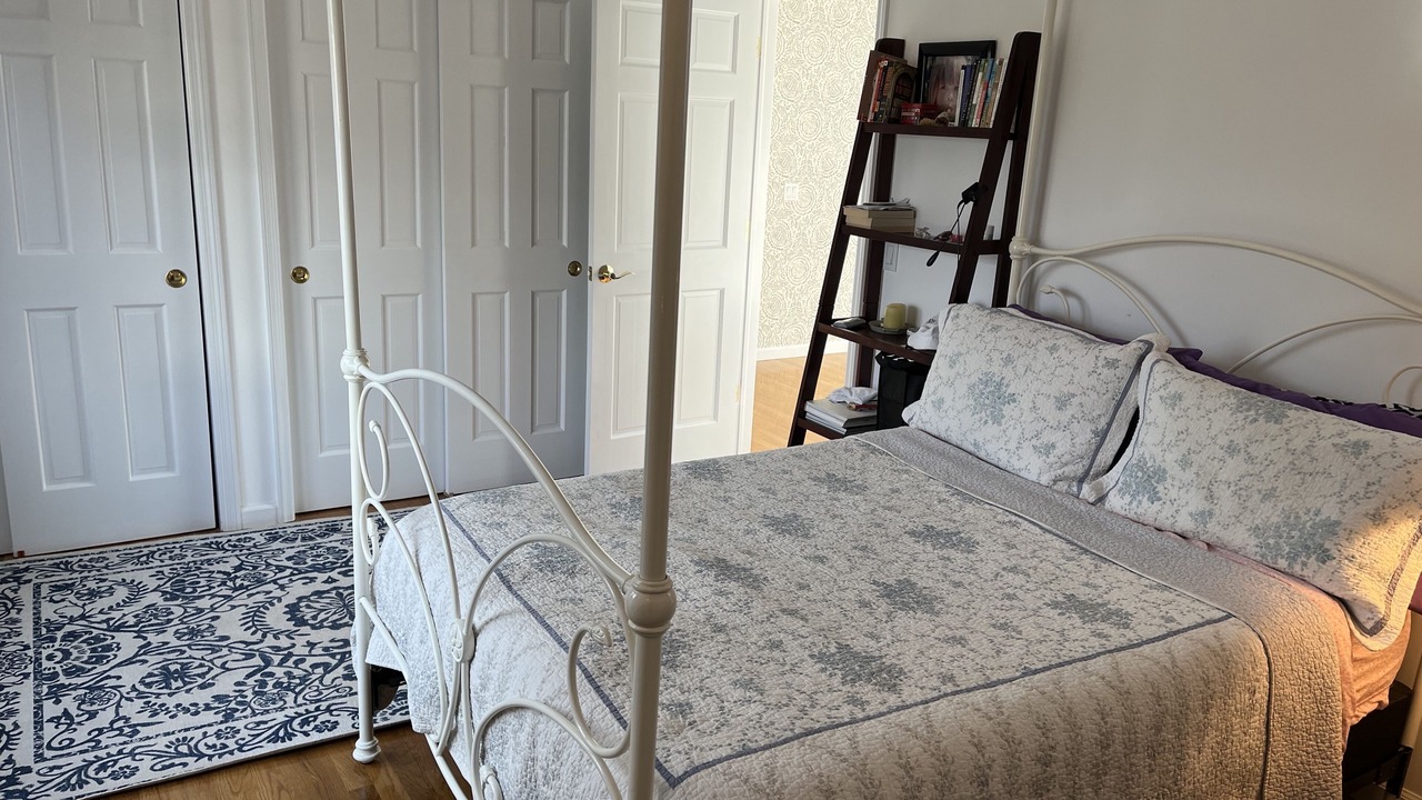 Photo of Bedroom in Greenport West