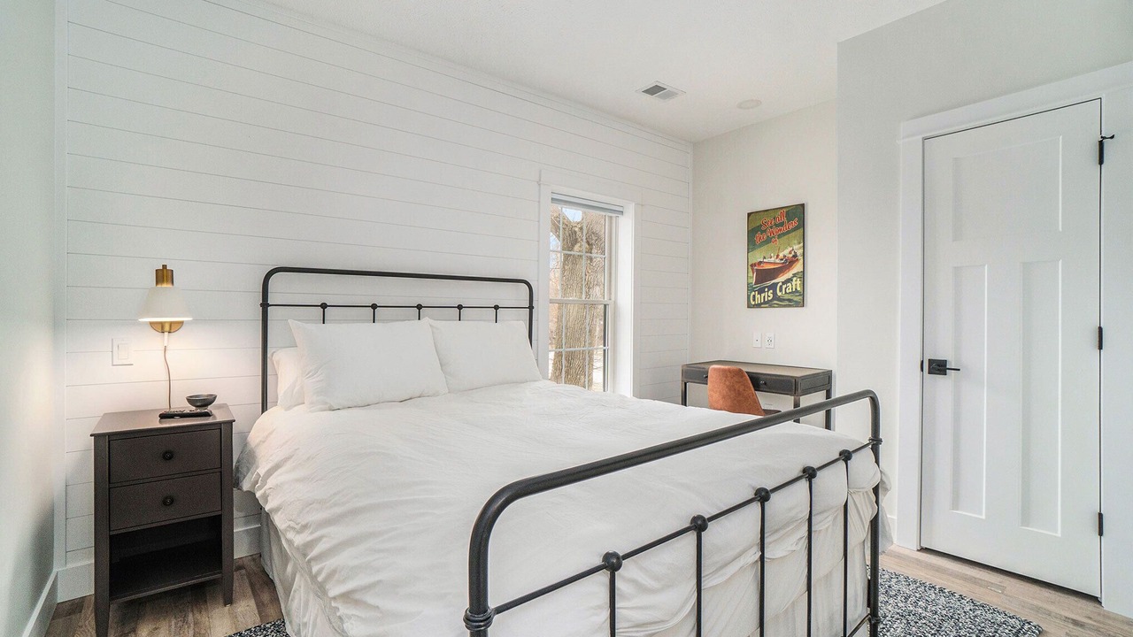 Photo of Bedroom in Onekama