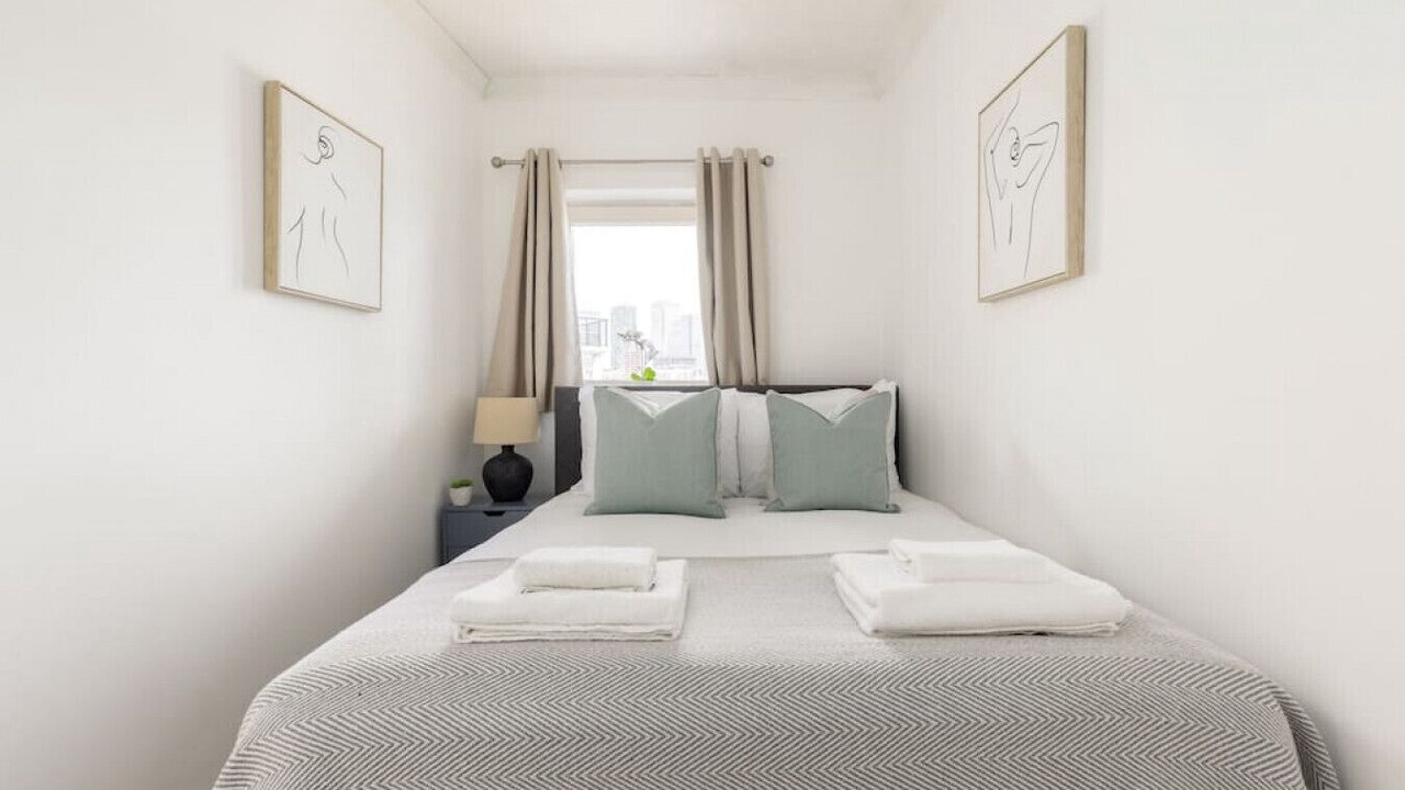 Photo of Bedroom in Surrey Docks