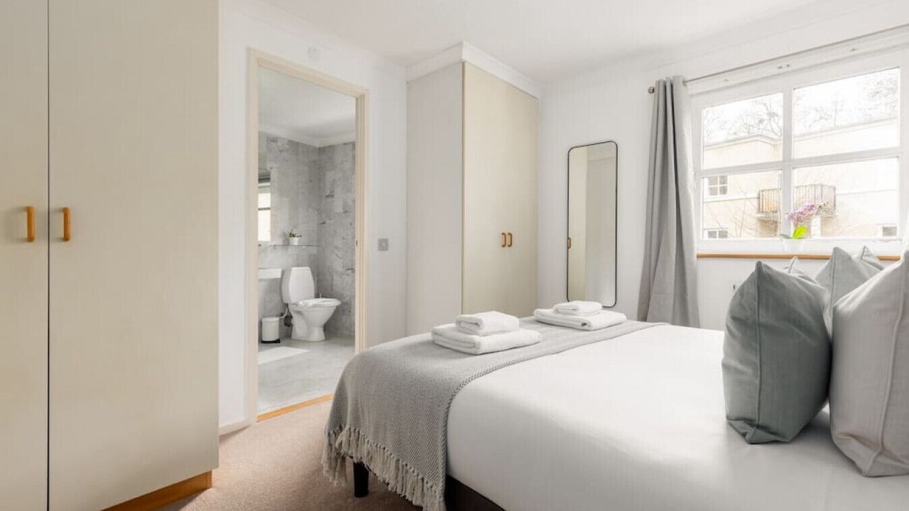 Photo of Bedroom in Surrey Docks