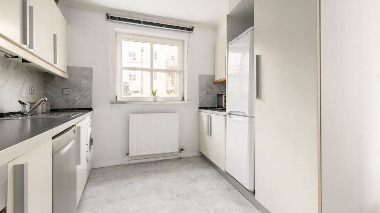 Photo of Kitchen in Surrey Docks