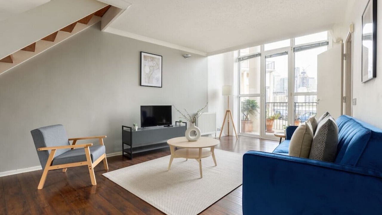 Photo of Livingroom in Surrey Docks