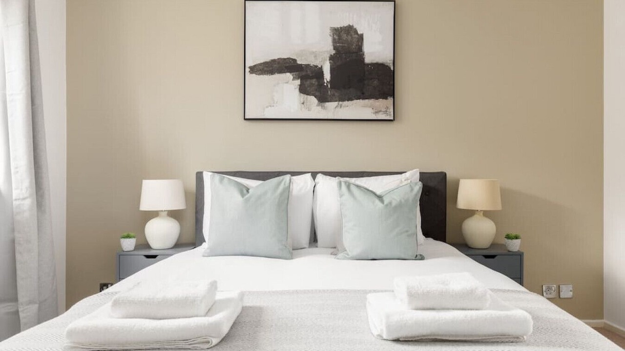 Photo of Bedroom in Surrey Docks