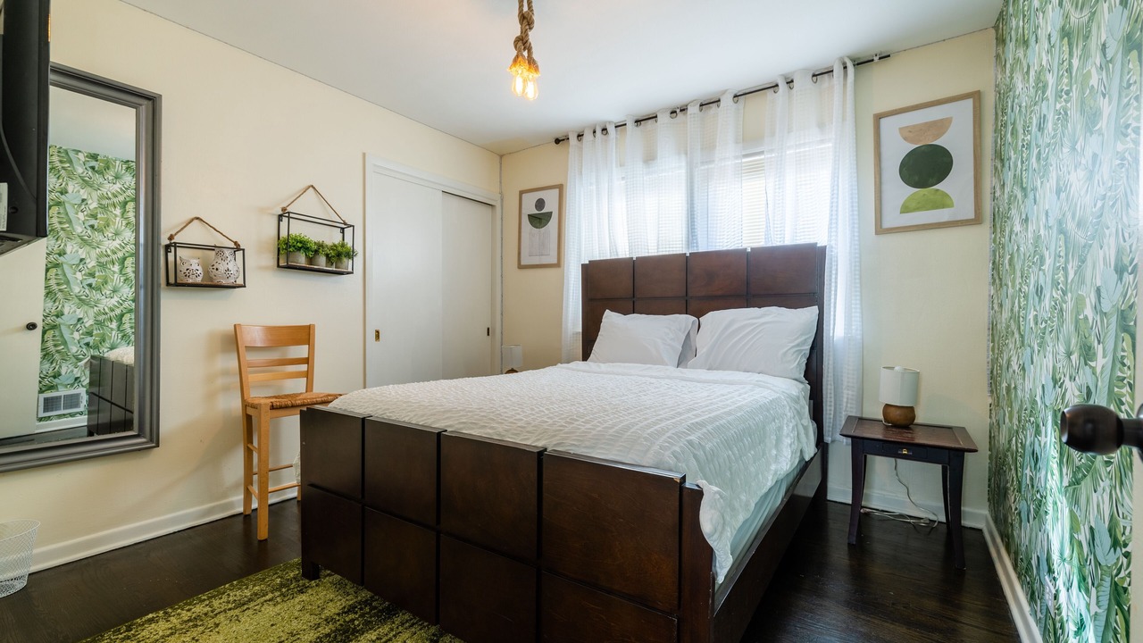 Photo of Bedroom in Evanston