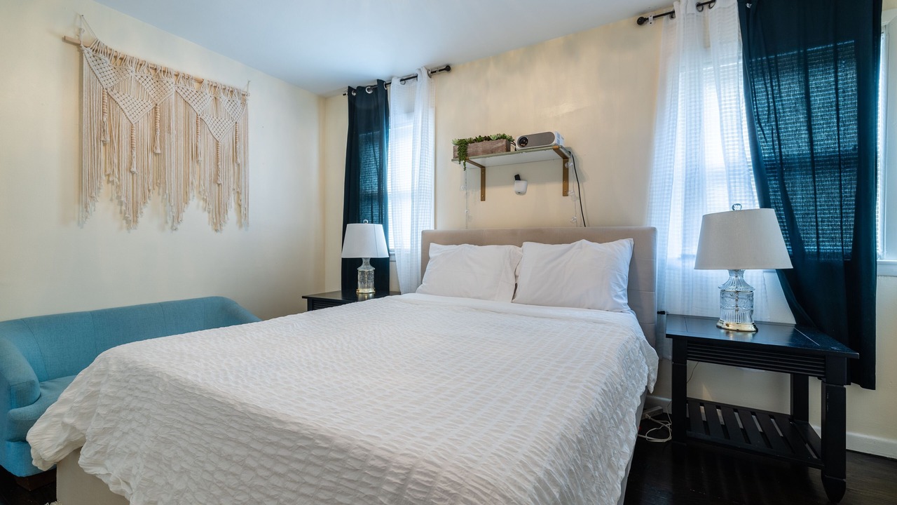 Photo of Bedroom in Evanston