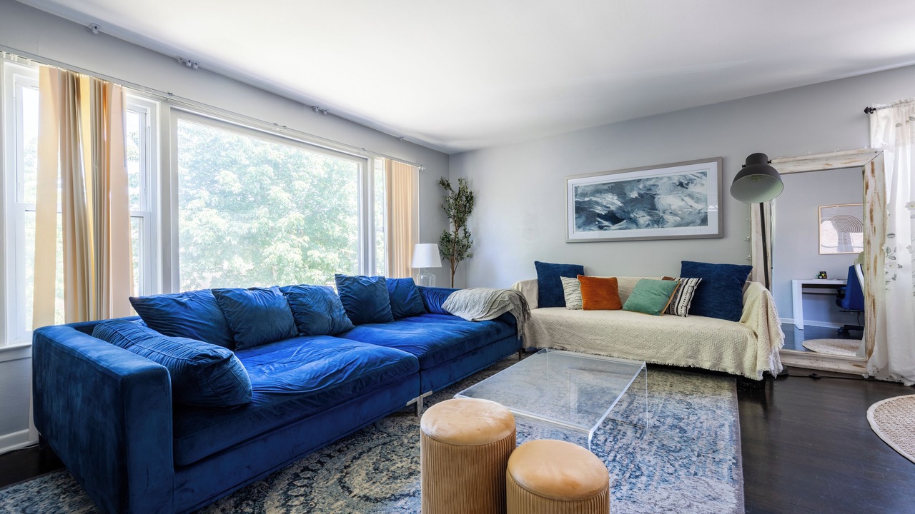 Photo of Livingroom in Evanston