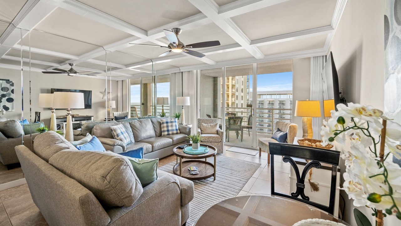 Photo of Livingroom in Arcadian Shores