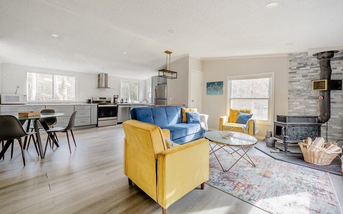 Photo of Livingroom in Livingston Manor