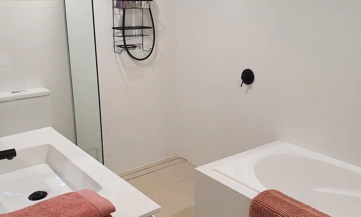 Photo of Bathroom in McMinns Lagoon
