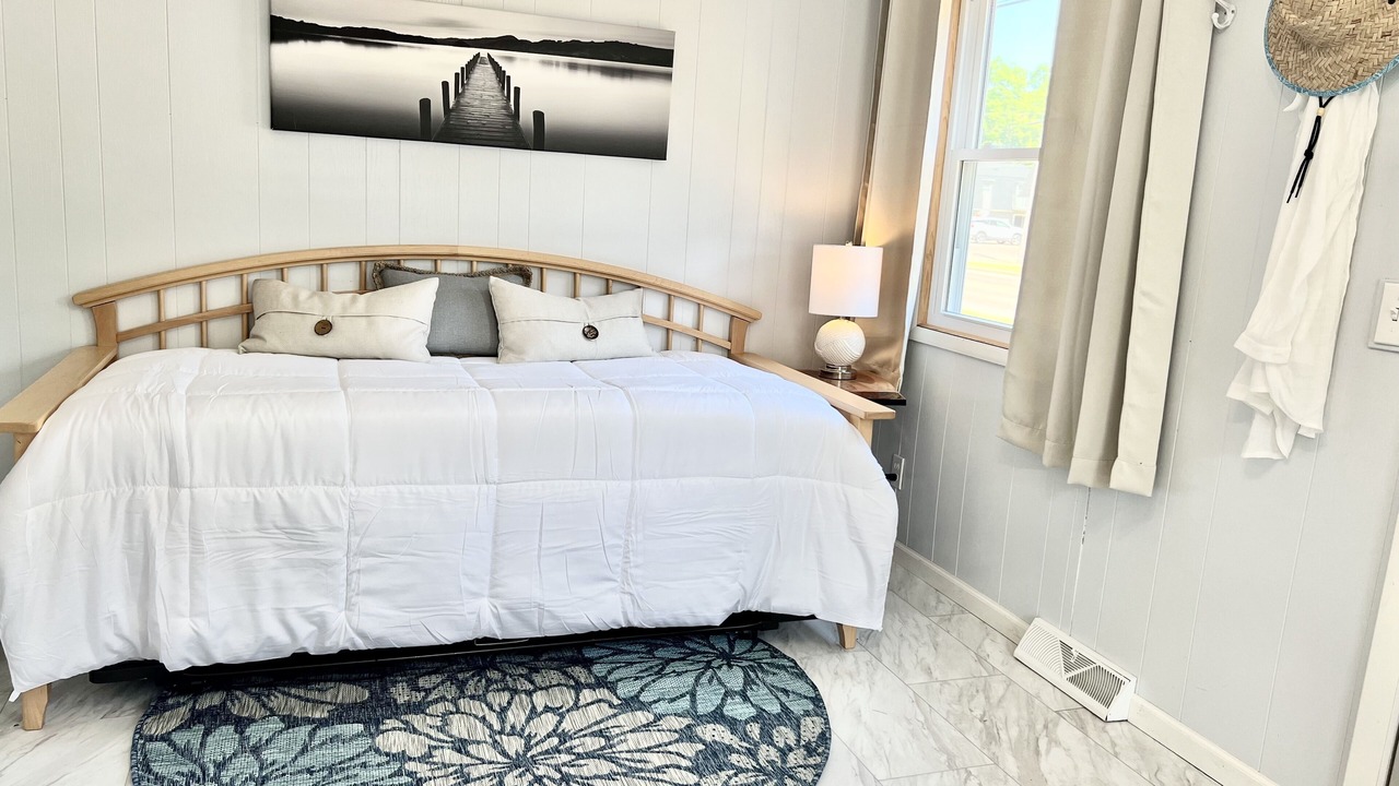 Photo of Bedroom in King