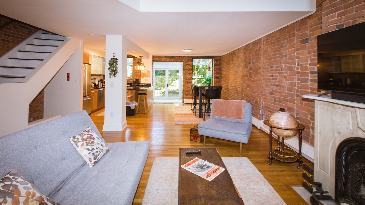 Photo of Livingroom in Mill River