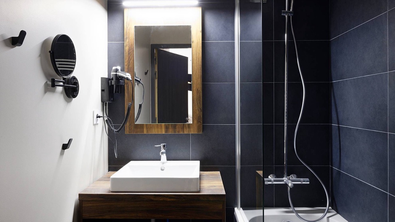 Photo of Bathroom in Eclose-Est