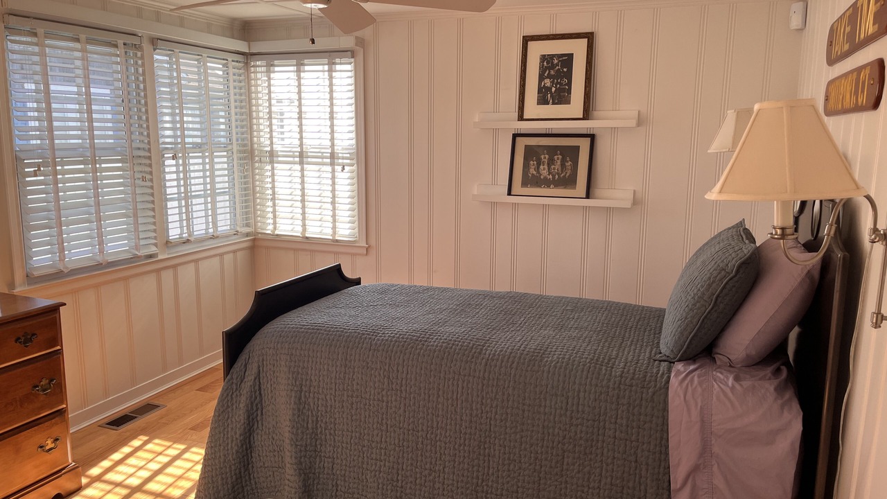 Photo of Bedroom in Clinton