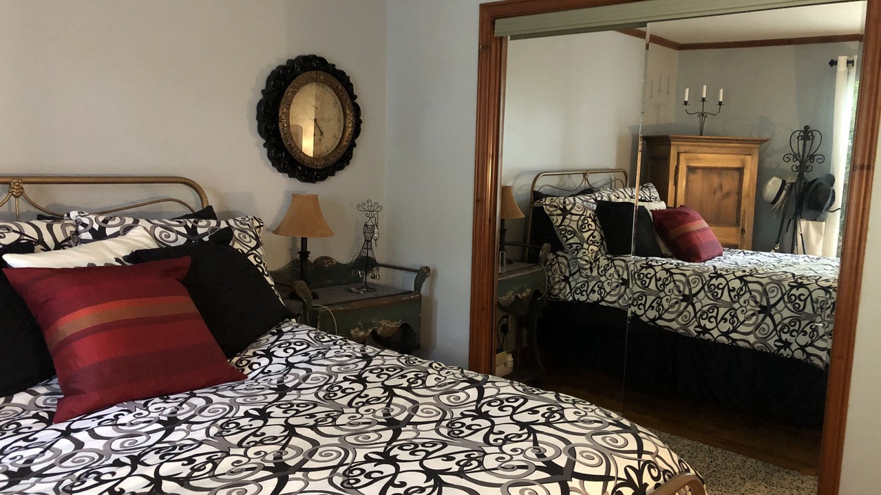 Photo of Bedroom in Mont-St-Hilaire