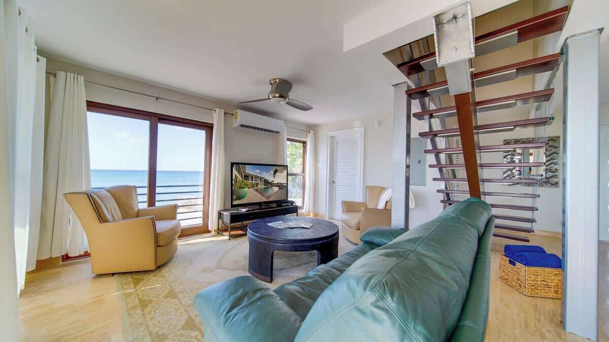 Photo of Livingroom in Northwest Point