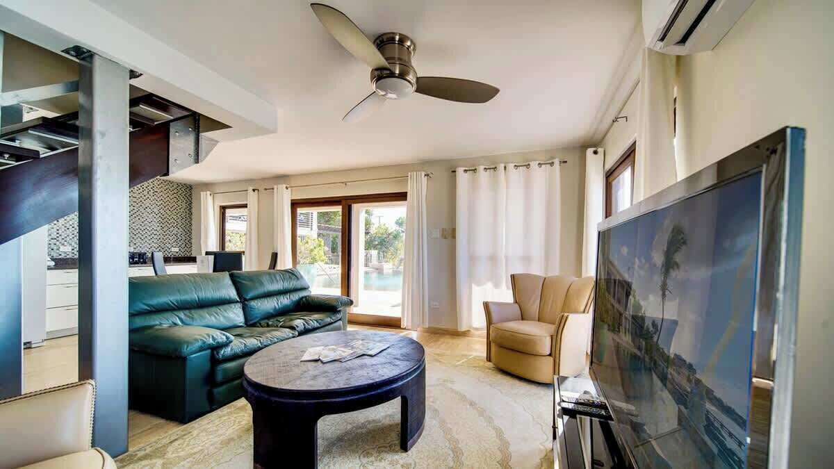Photo of Livingroom in Northwest Point