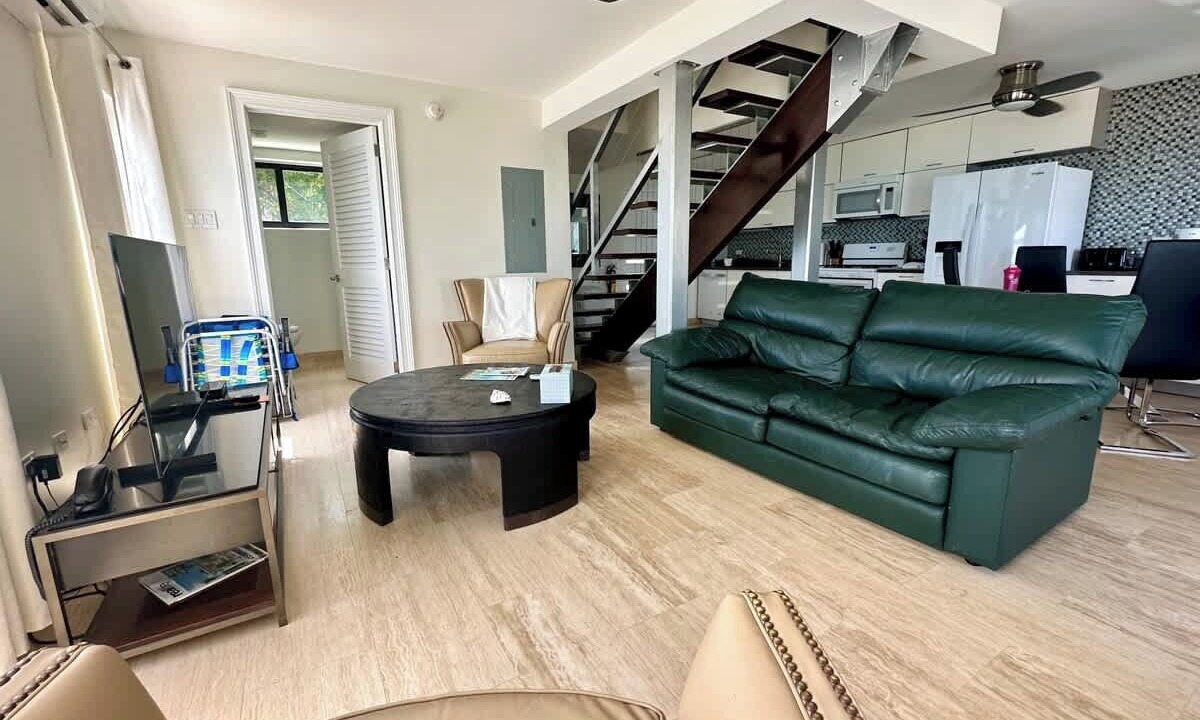 Photo of Livingroom in Northwest Point