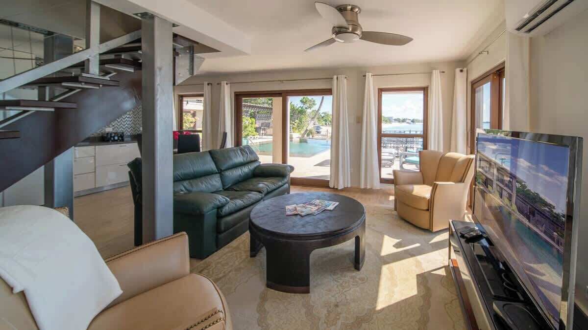 Photo of Livingroom in Northwest Point