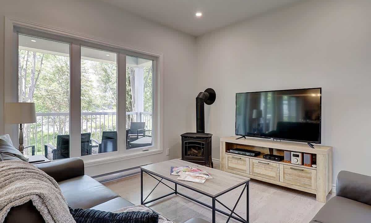 Photo of Livingroom in Stanstead Township