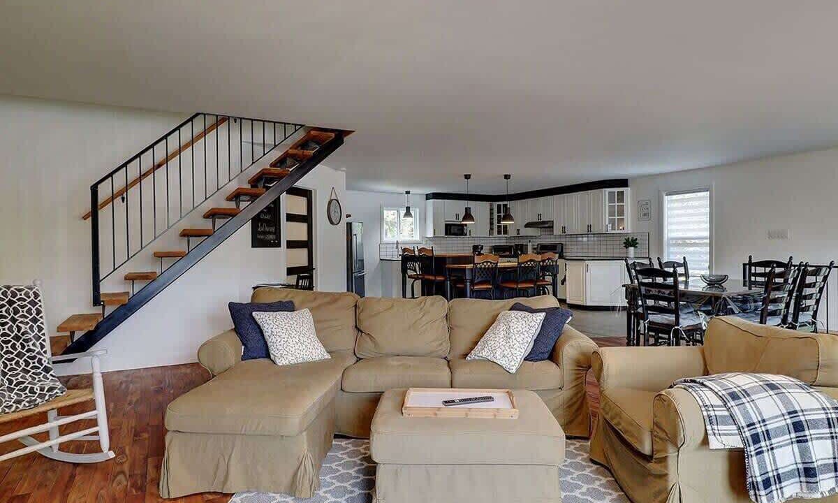 Photo of Livingroom in Dudswell