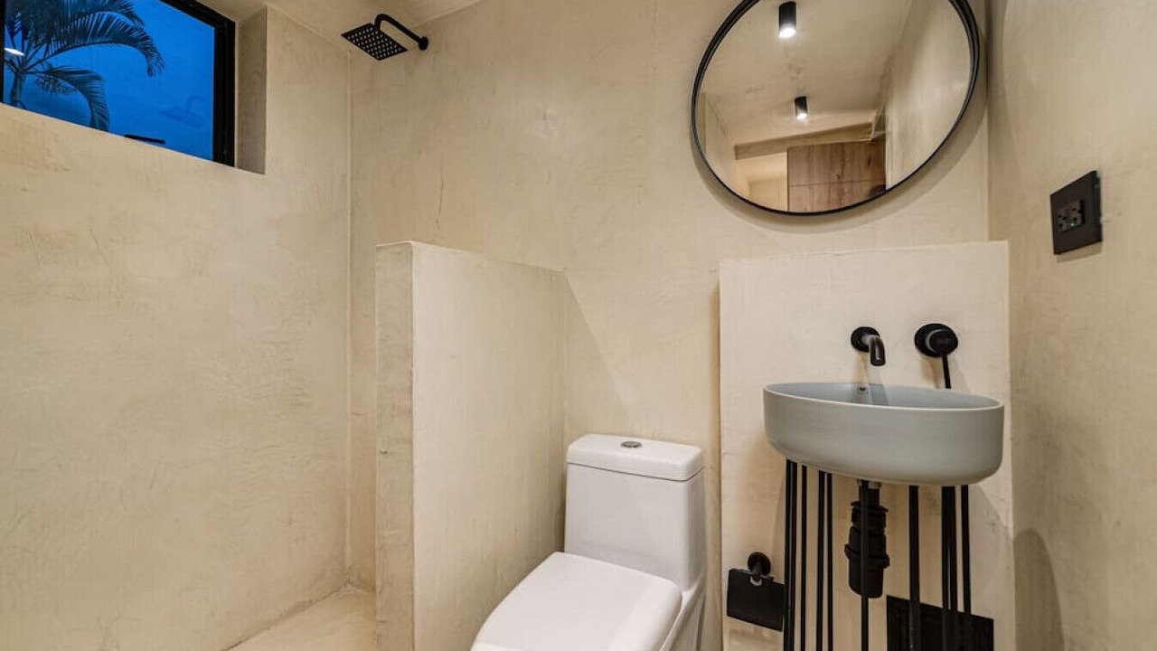 Photo of Bathroom in La Florida