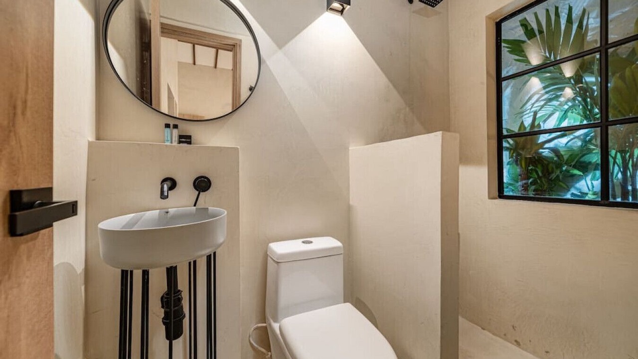 Photo of Bathroom in La Florida