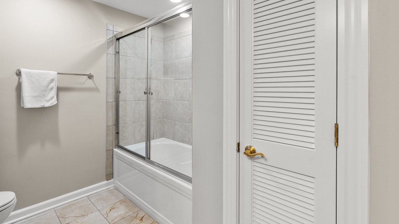 Photo of Bathroom in Arcadian Shores