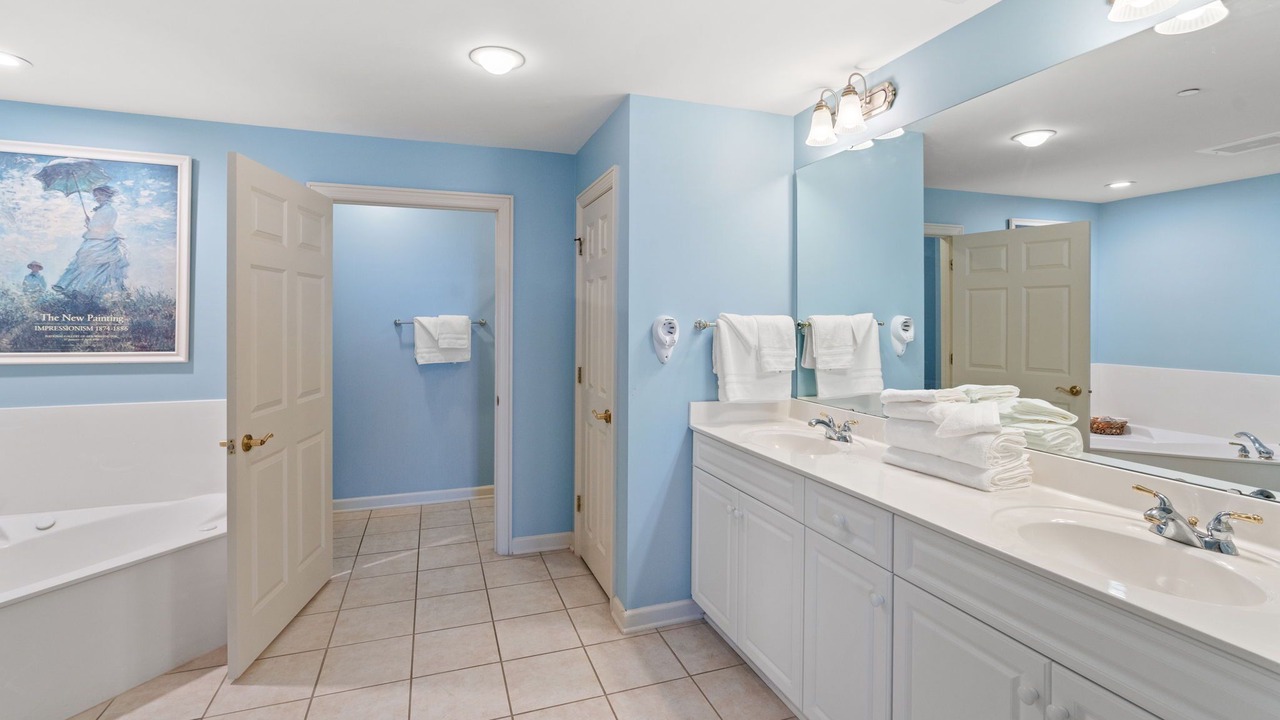 Photo of Bathroom in Arcadian Shores