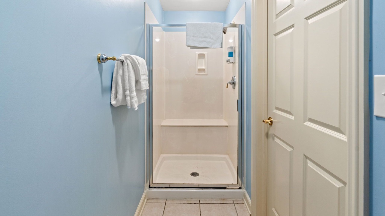 Photo of Bathroom in Arcadian Shores