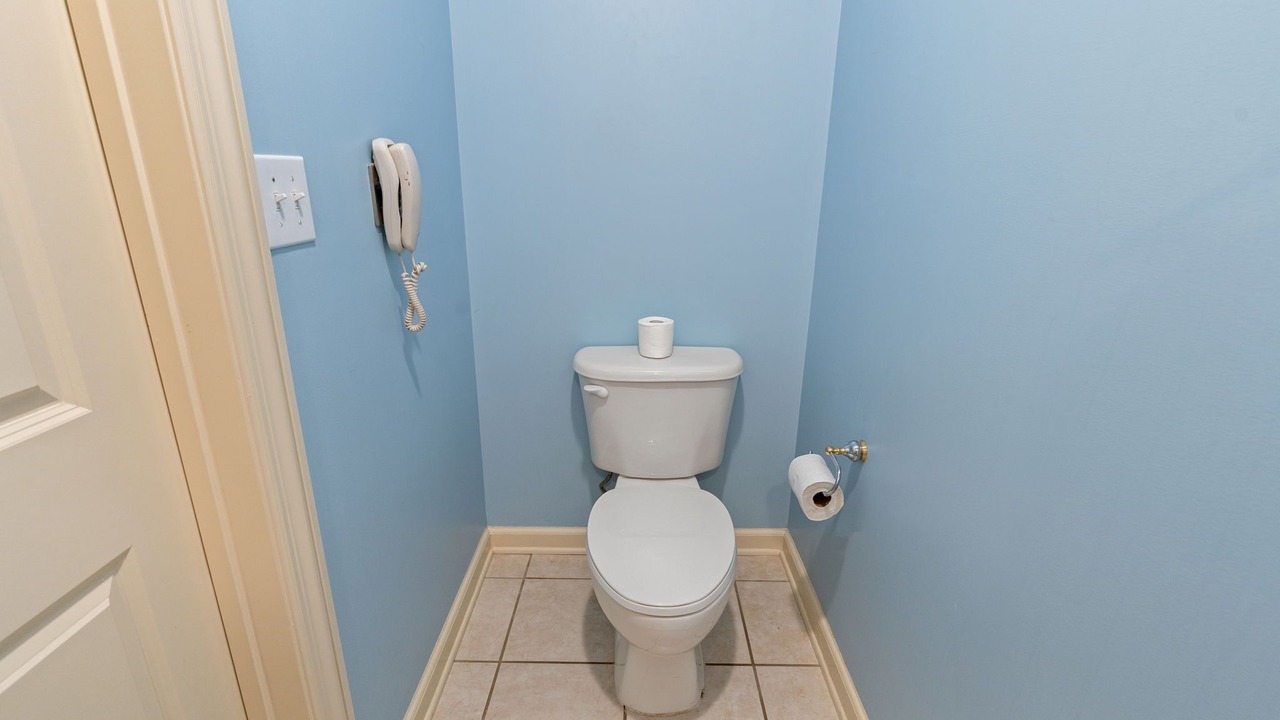 Photo of Bathroom in Arcadian Shores