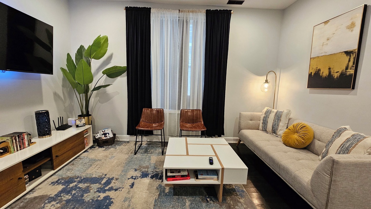 Photo of Livingroom in West Bucktown