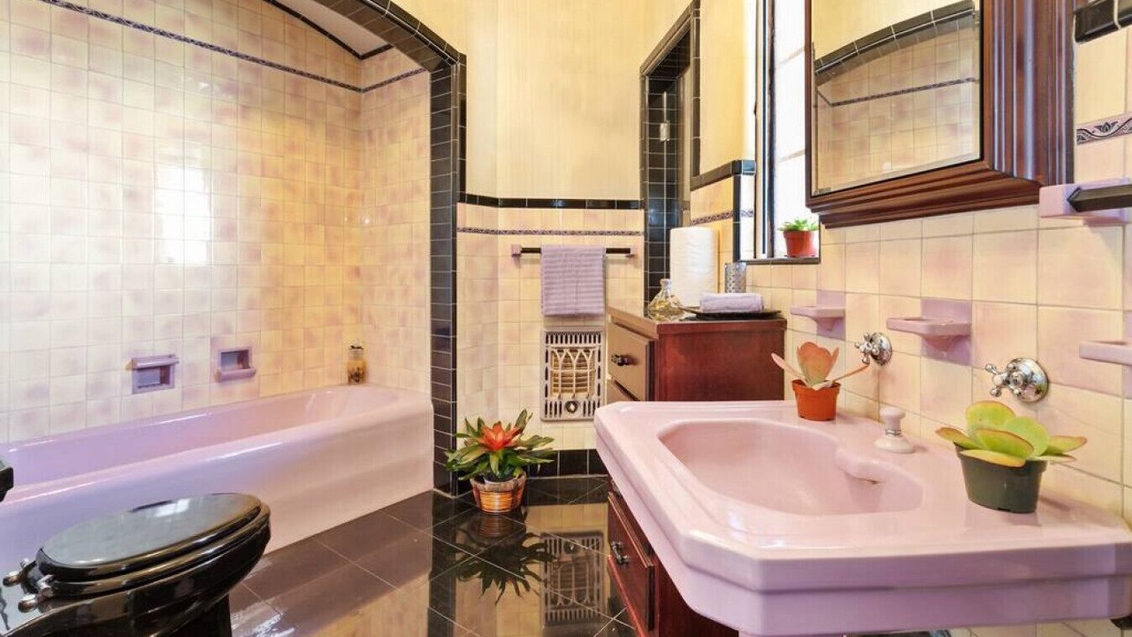 Photo of Bathroom in View Park-Windsor Hills