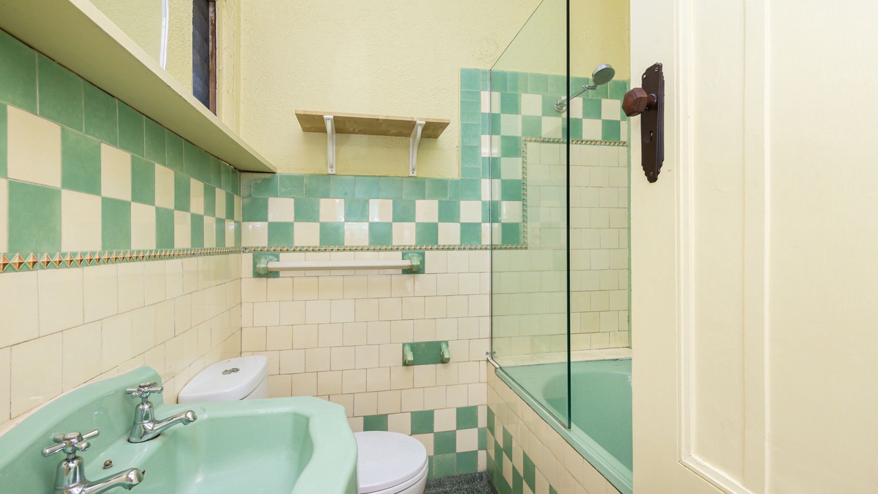 Photo of Bathroom in St Kilda West
