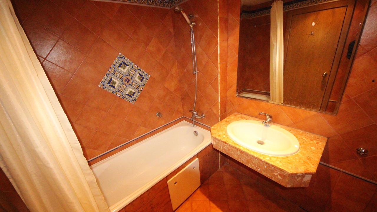 Photo of Bathroom in Elenite
