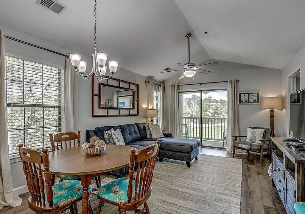 Photo of Livingroom in Pawleys Island