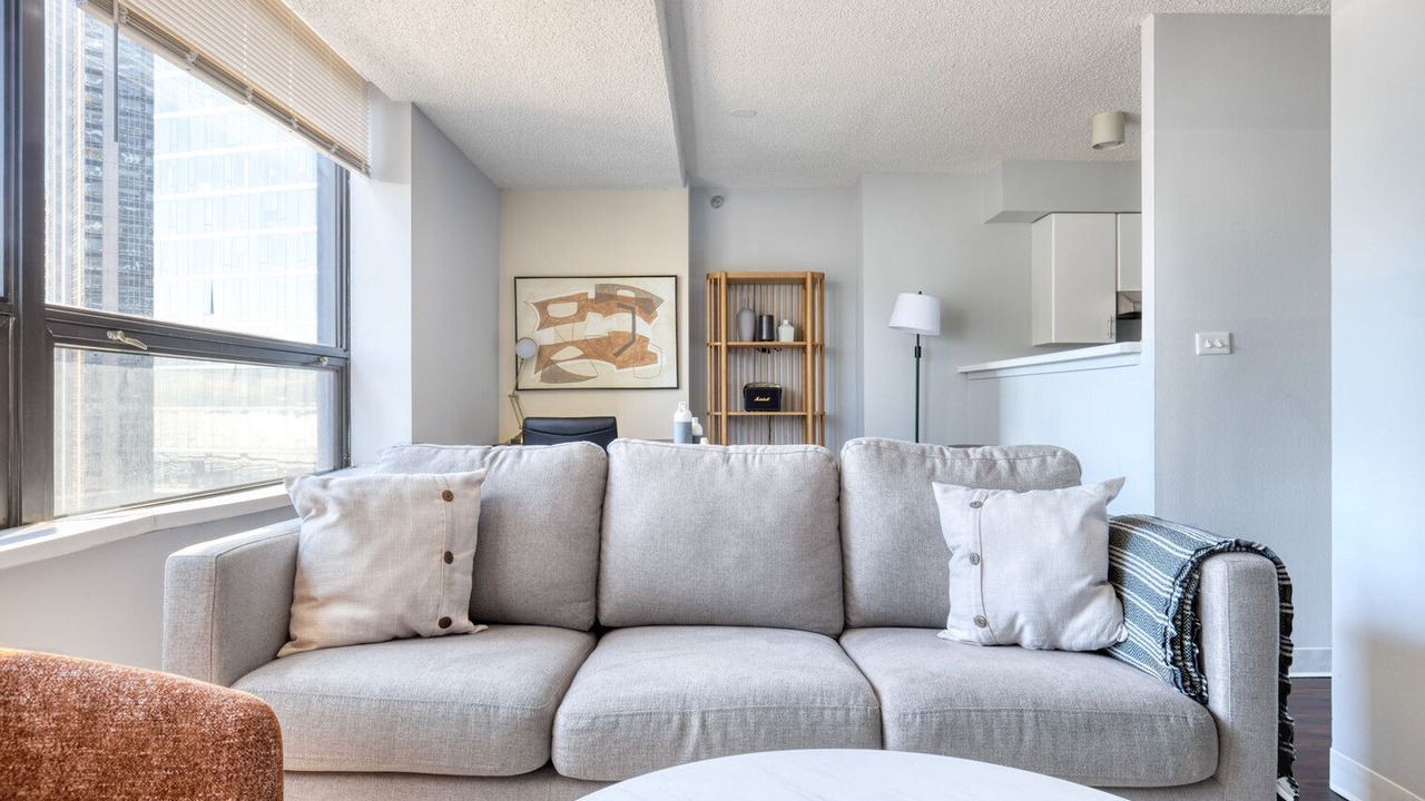 Photo of Livingroom in Streeterville