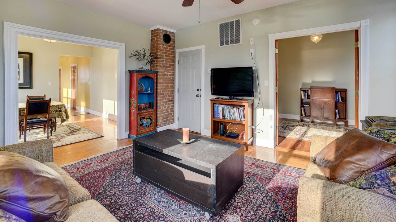 Photo of Livingroom in Village of Waterford