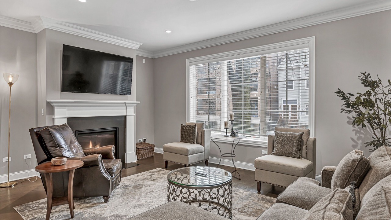 Photo of Livingroom in Wrigleyville
