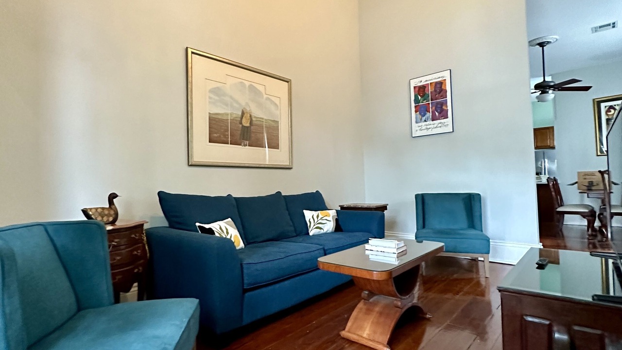 Photo of Livingroom in West Riverside