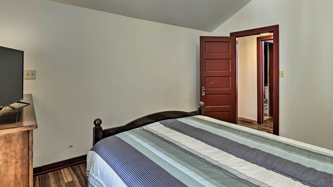 Photo of Bedroom in Otter Lake